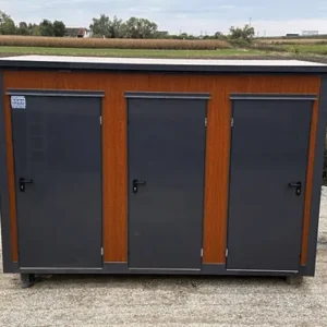 Modulo sanitario prefabbricato a padiglione con tre cabine